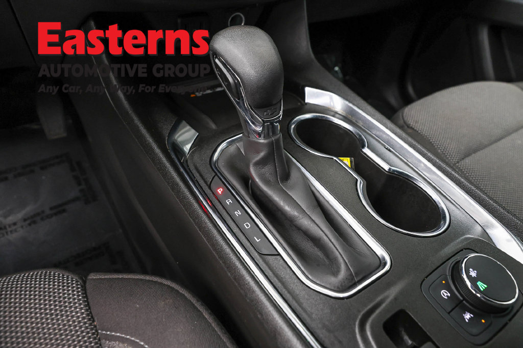 Used 2023 Chevrolet Traverse LT FWD image 14