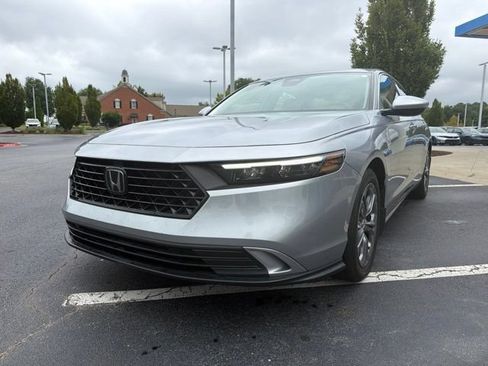 Used 2023 Honda Accord EX image 2