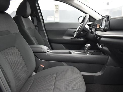 Used 2025 Nissan Kicks S image 21