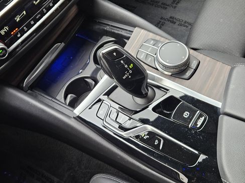 Used 2021 BMW 530i w/ Convenience Package image 22