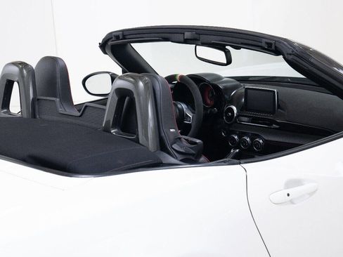 Used 2017 FIAT 124 Spider Abarth image 22