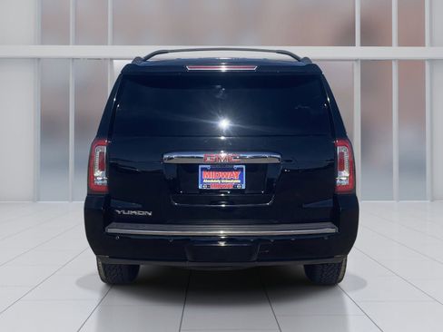 Used 2018 GMC Yukon Denali w/ Open Road Package image 3