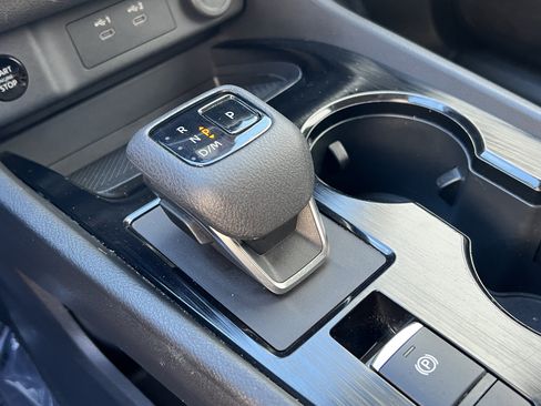 Used 2025 Nissan Rogue SV AWD/4WD image 29