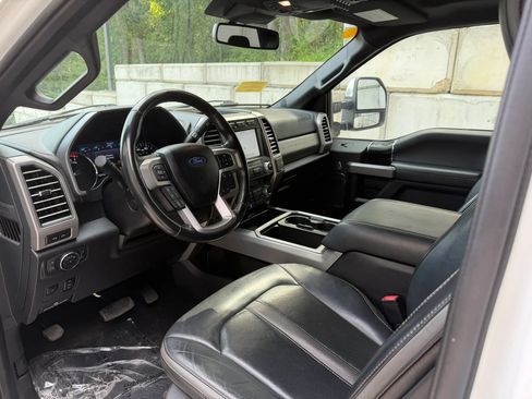 Used 2020 Ford F350 Platinum w/ FX4 Off-Road Package AWD/4WD image 2