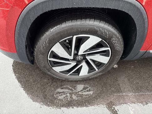 Certified 2025 Volkswagen Atlas SEL image 14