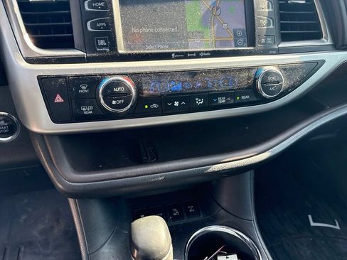 Used 2016 Toyota Highlander Limited Platinum AWD/4WD image 17