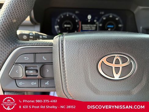 Used 2024 Toyota Tacoma TRD Off-Road AWD/4WD image 21