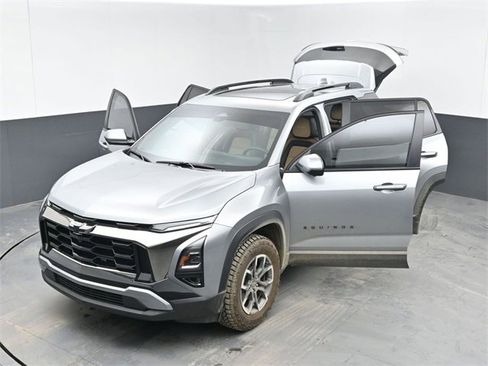 Used 2025 Chevrolet Equinox ACTIV w/ Safety and Technology Package image 51