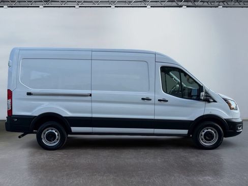 Used 2024 Ford Transit 250 148 Medium Roof w/ Upfitter Package RWD image 4