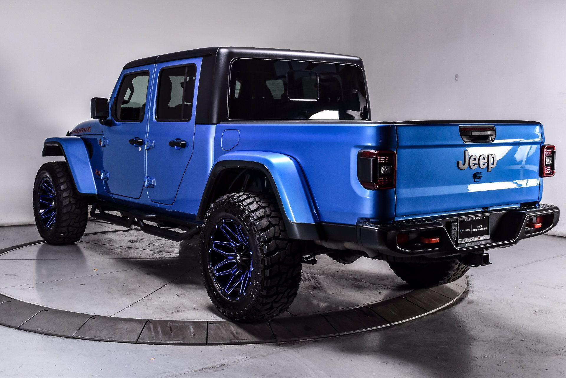 Used 2022 Jeep Gladiator Mojave w/ LED Lighting Group AWD/4WD image 4