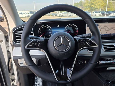Used 2025 Mercedes-Benz GLE 350 4MATIC image 25