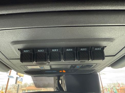 Used 2022 Ford Bronco Wildtrak image 23