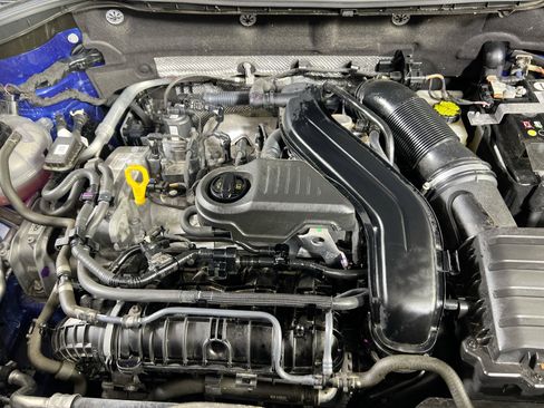 Used 2022 Volkswagen Taos SE image 29