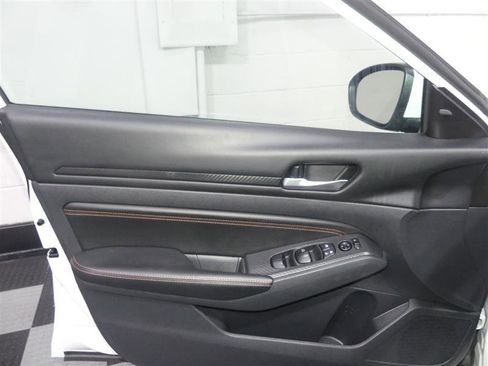 Used 2023 Nissan Altima 2.5 SV image 18