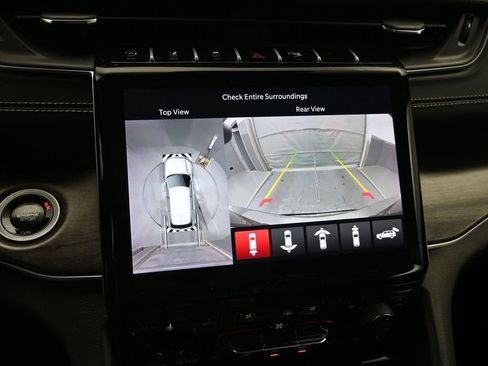 Used 2024 Jeep Grand Cherokee L Limited w/ Luxury Tech Group II AWD/4WD image 16