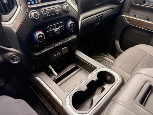 Used 2021 Chevrolet Silverado 1500 LT Trail Boss w/ LPO, Dark Essentials Package AWD/4WD image 25