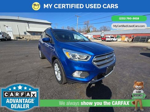 Used 2017 Ford Escape SE w/ Equipment Group 201A image 2