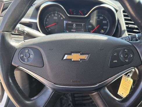 Used 2016 Chevrolet Impala LT FWD image 14
