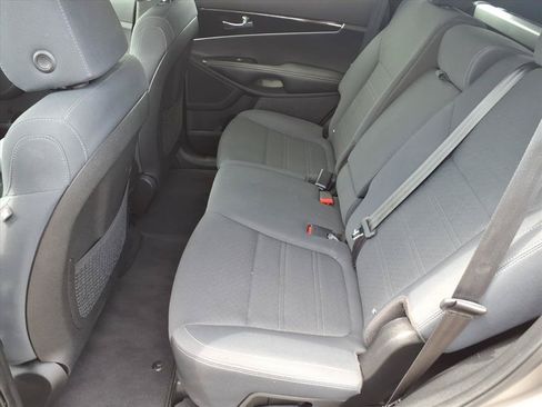 Used 2019 Kia Sorento AWD w/ LX Convenience Package image 13
