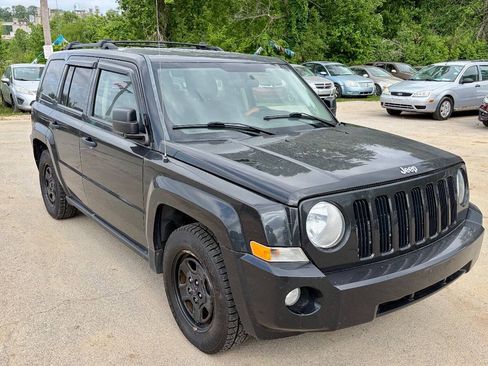 Used 2010 Jeep Patriot Sport FWD image 7