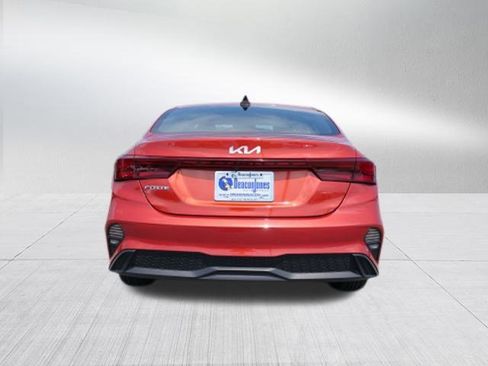 Used 2023 Kia Forte LXS image 4