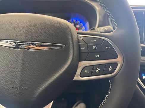 New 2026 Chrysler Pacifica Select image 34