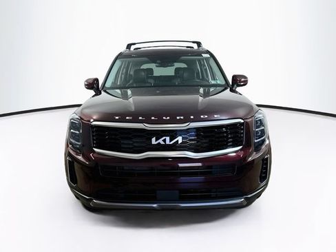 Used 2022 Kia Telluride EX w/ EX Premium Package FWD image 2