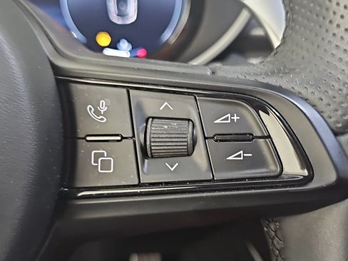 Used 2024 Alfa Romeo Stelvio Veloce AWD/4WD image 18