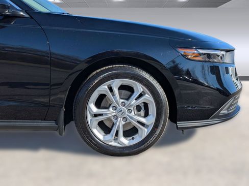 Certified 2025 Honda Accord LX image 9