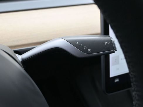 Used 2021 Tesla Model 3 Standard Range Plus image 18