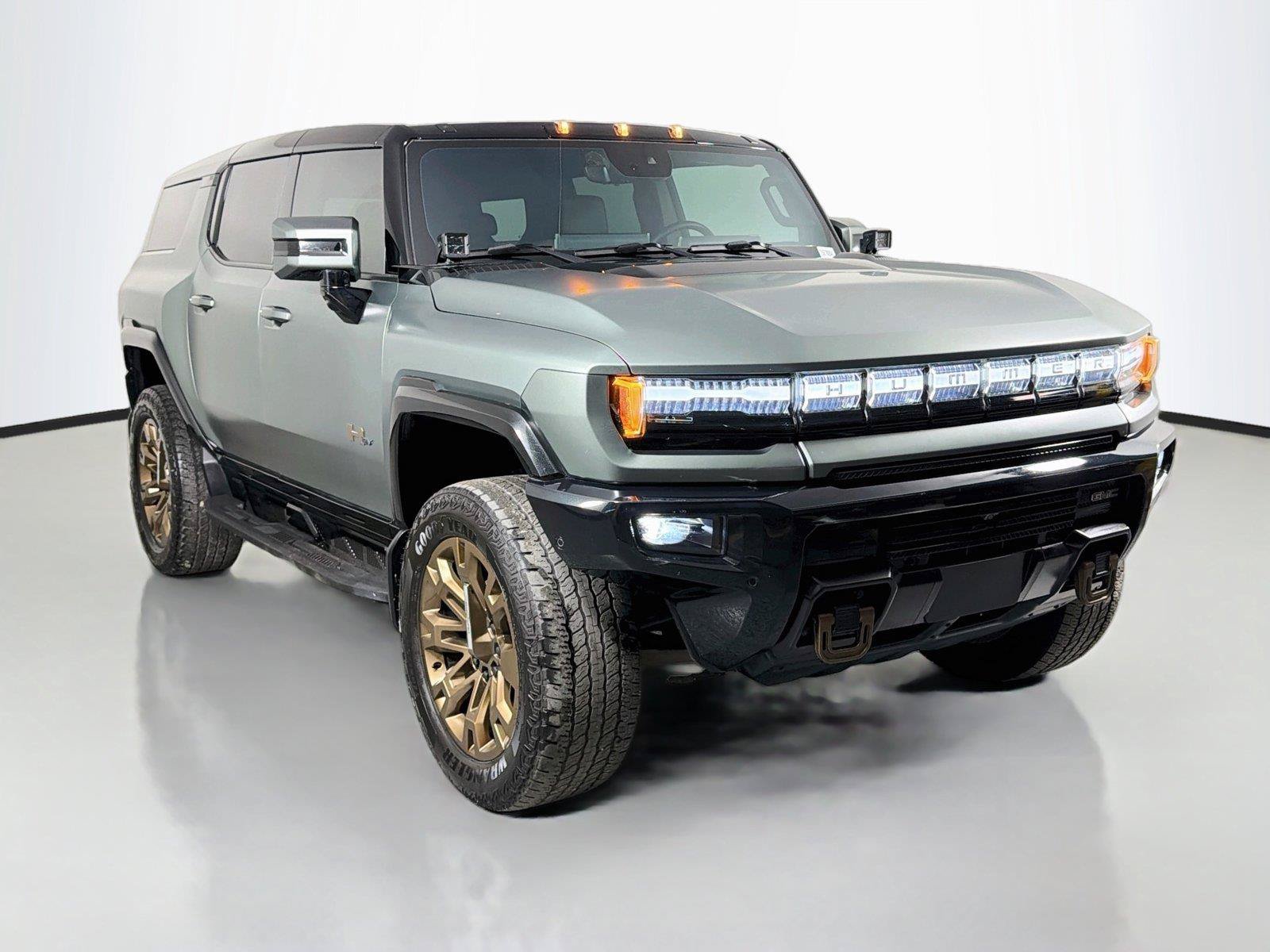 Used 2024 GMC Hummer EV 3X w/ LPO, Illumination Package AWD/4WD image 3
