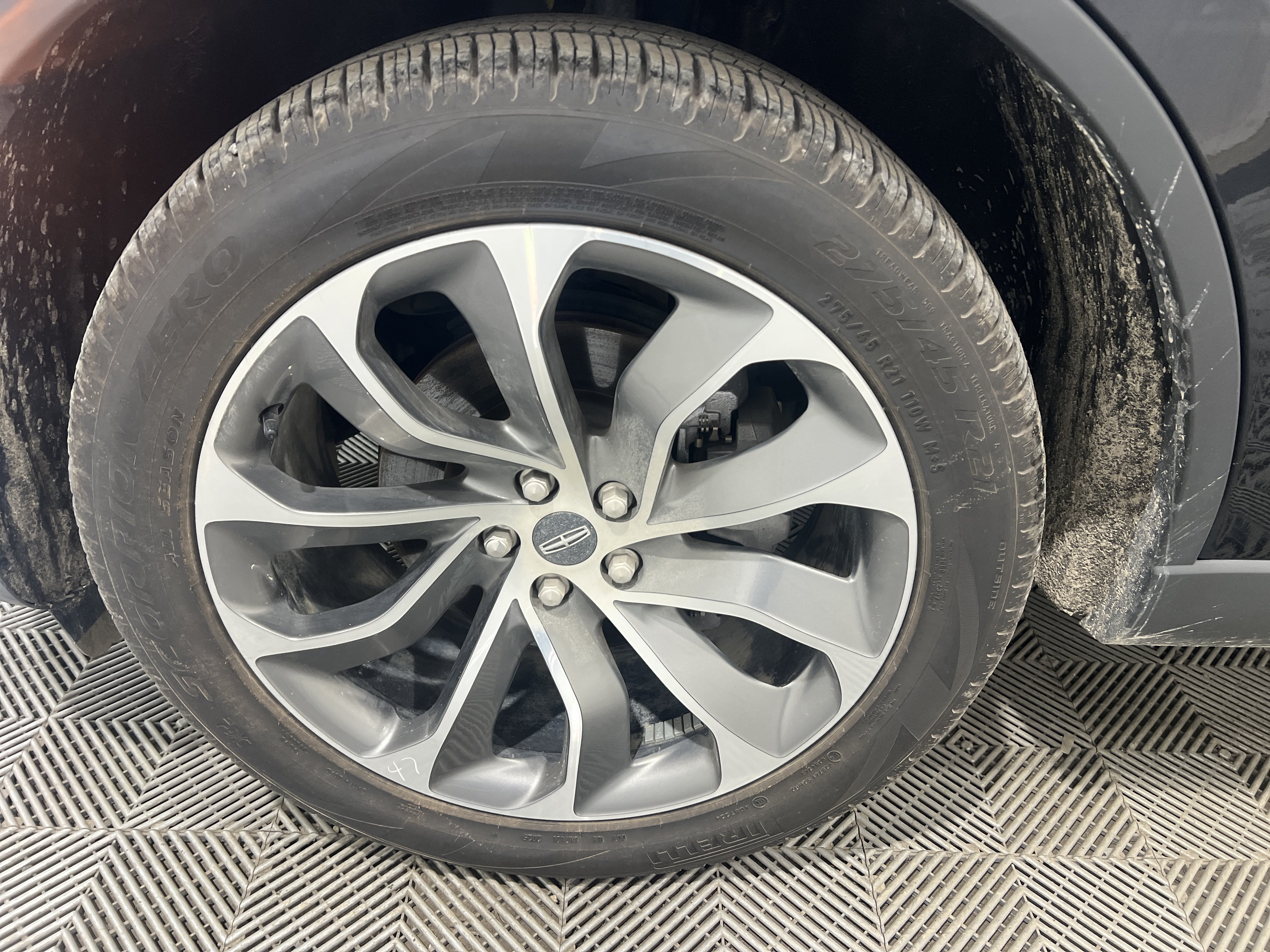 Used 2025 Lincoln Aviator Reserve AWD/4WD image 5