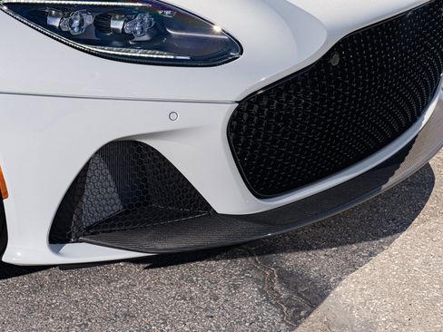 Used 2023 Aston Martin DBS Volante image 24