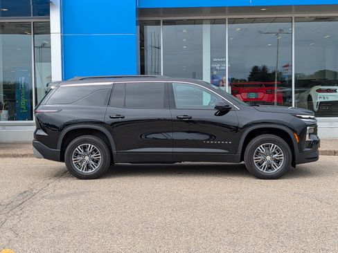 Certified 2024 Chevrolet Traverse LT w/ Trailering Package AWD/4WD image 2