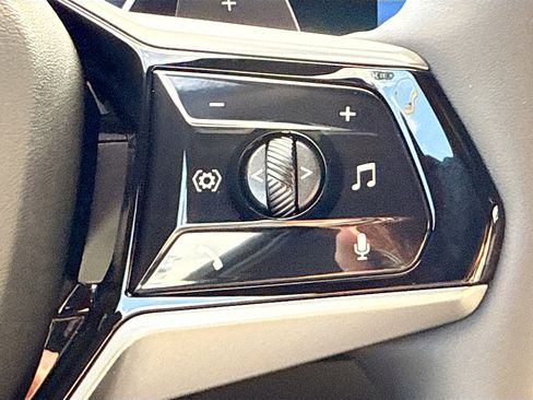 New 2026 BMW 530i w/ Convenience Package image 40