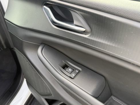 Used 2024 Jeep Grand Cherokee L Laredo w/ Luxury Tech Group I image 32