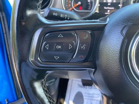 Used 2021 Jeep Gladiator Sport image 15