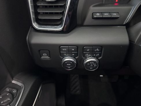 Certified 2022 GMC Sierra 1500 Denali w/ Technology Package AWD/4WD image 26