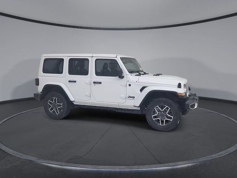 New 2026 Jeep Wrangler Unlimited Sahara AWD/4WD image 16