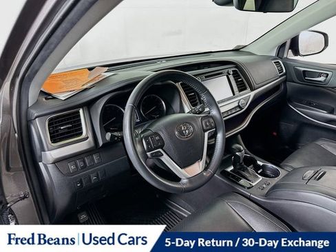 Used 2019 Toyota Highlander Limited AWD/4WD image 7