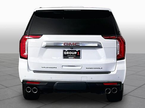 Used 2022 GMC Yukon XL Denali AWD/4WD image 5