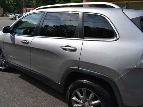 Used 2018 Jeep Cherokee Limited AWD/4WD image 53