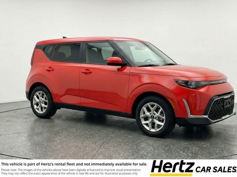 Used 2025 Kia Soul LX w/ LX Technology Package FWD image 1