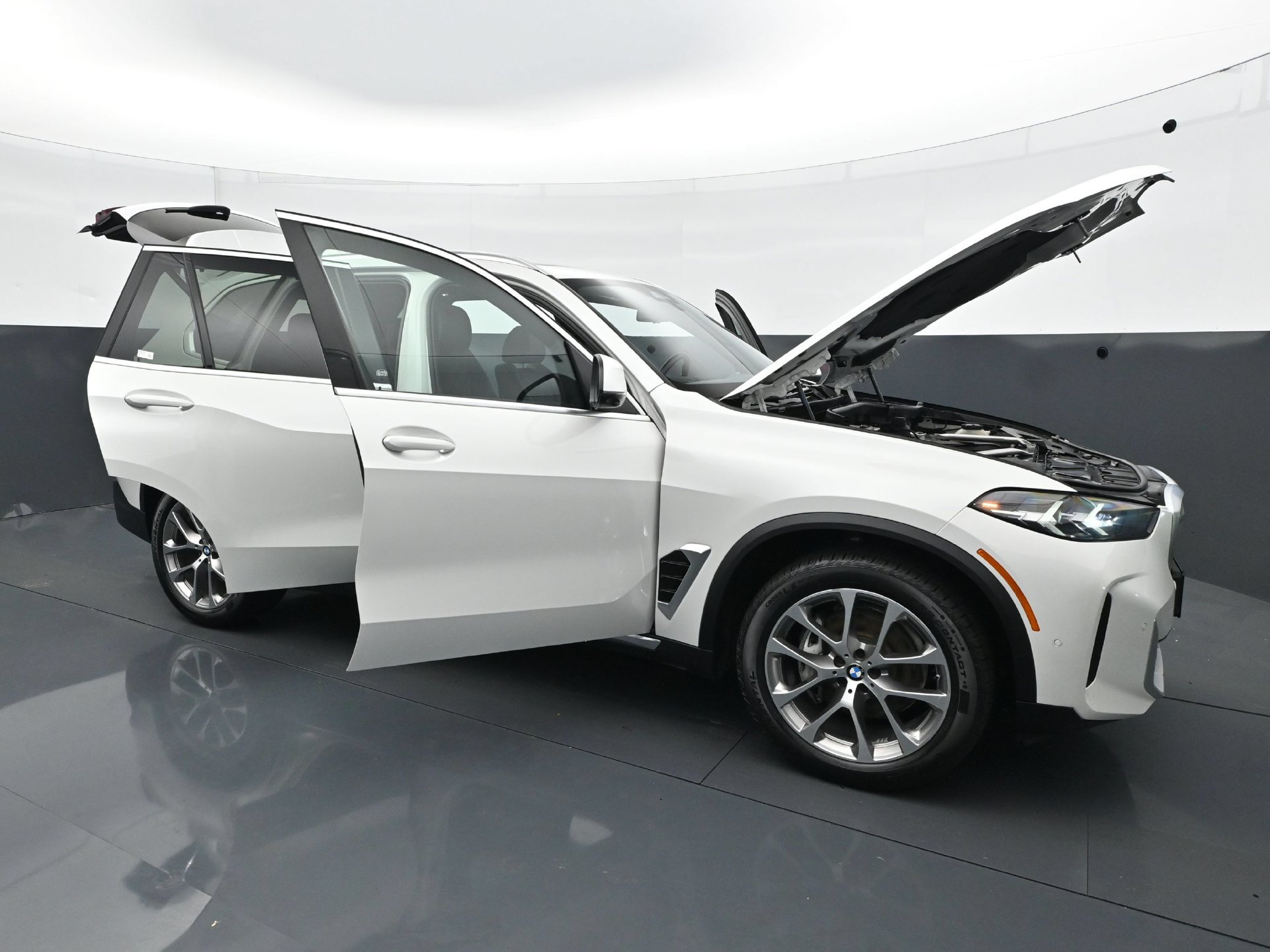Used 2024 BMW X5 xDrive40i AWD/4WD image 38