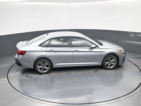Used 2024 Volkswagen Jetta SE FWD image 35