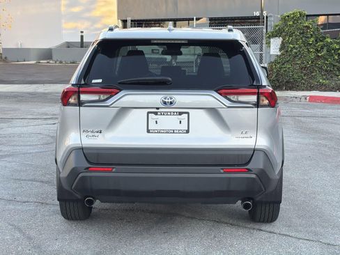 Used 2024 Toyota RAV4 LE image 5