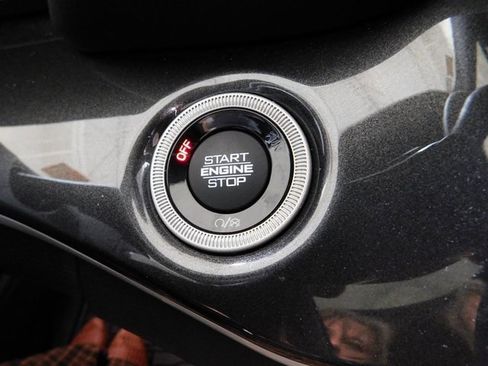 Used 2022 Jeep Grand Cherokee L Laredo image 25