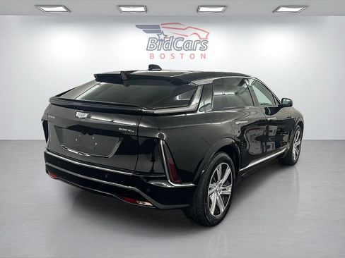 Used 2024 Cadillac Lyriq Tech AWD/4WD image 4