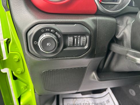 Used 2021 Jeep Wrangler Unlimited Rubicon w/ Xtreme Recon 35" Tire Package image 17