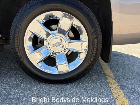 Used 2017 Chevrolet Tahoe LT w/ LT Signature Package AWD/4WD image 28